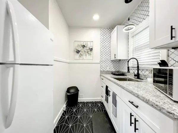 $890,000 | 1829 Hollenbeck Drive, Orlando, FL 32806