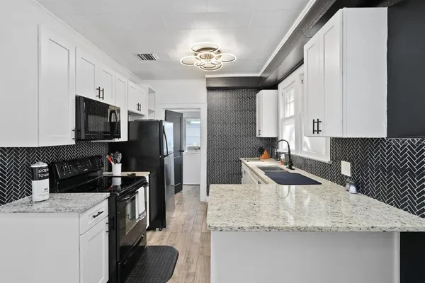 $890,000 | 1829 Hollenbeck Drive, Orlando, FL 32806