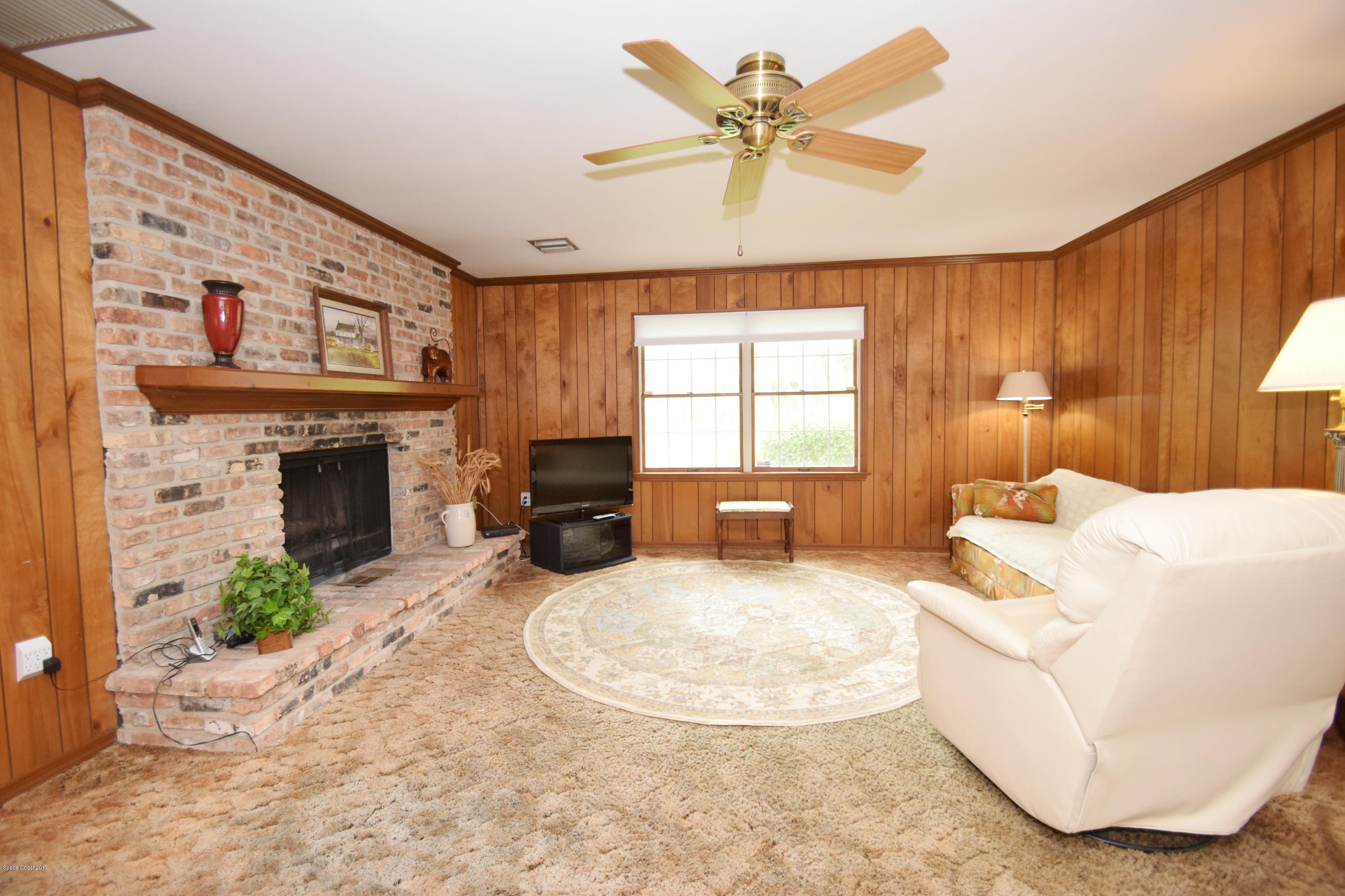 4485 Lake Washington Road Melbourne, FL 32934 - Photo 9 of 20 Family Room