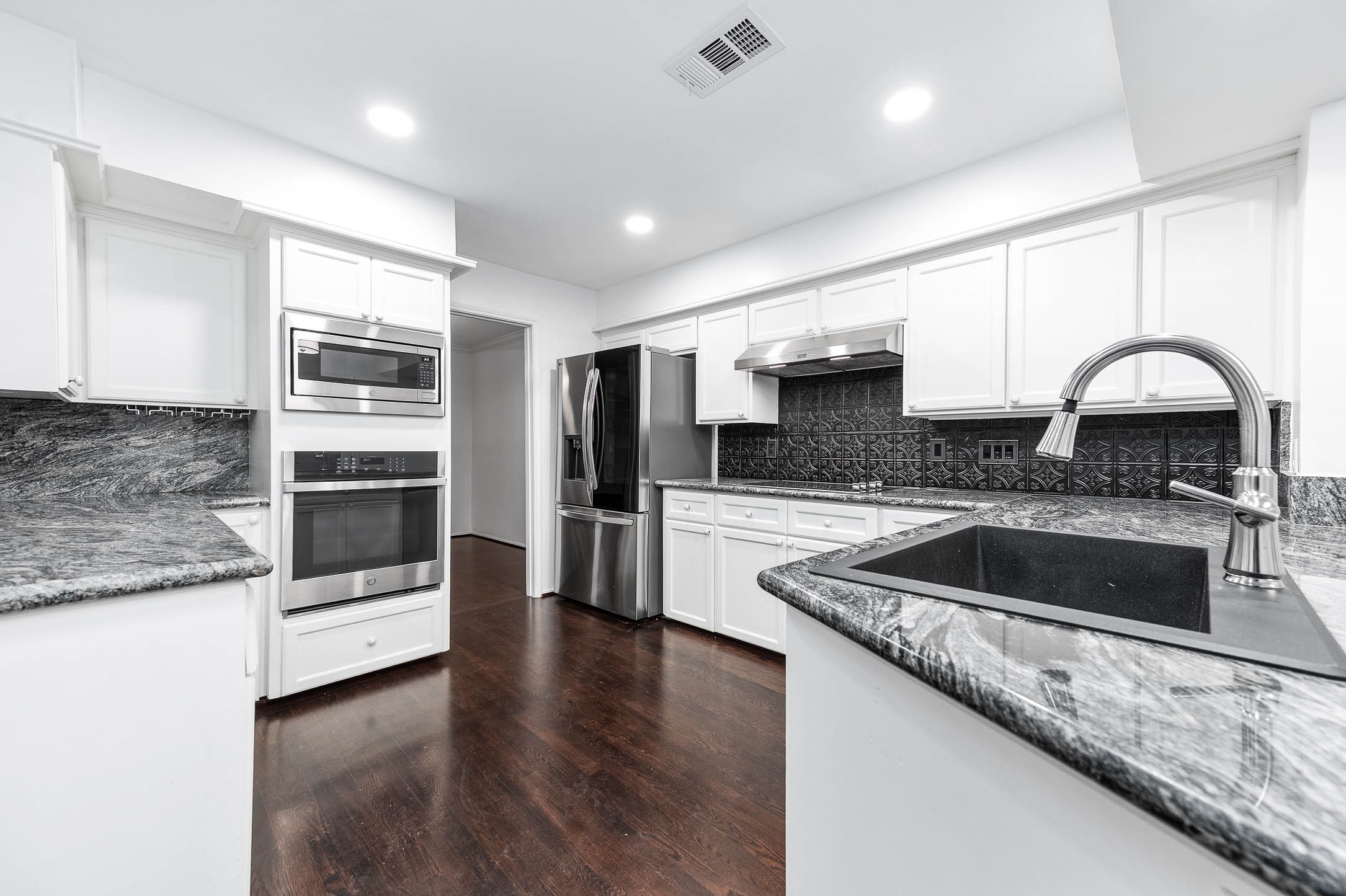 727 Bunker Hill Road, Unit 104 Houston, TX 77024 - Photo 27 of 34