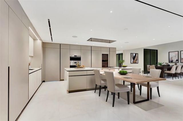 $10,250,000 | 2130 South Miami Avenue, Miami, FL 33129