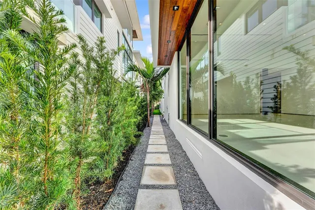 $10,250,000 | 2130 South Miami Avenue, Miami, FL 33129