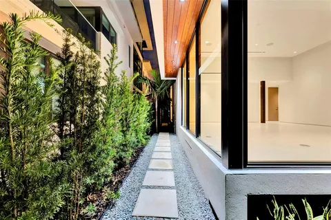 $10,250,000 | 2130 South Miami Avenue, Miami, FL 33129