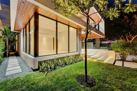 $10,250,000 | 2130 South Miami Avenue, Miami, FL 33129