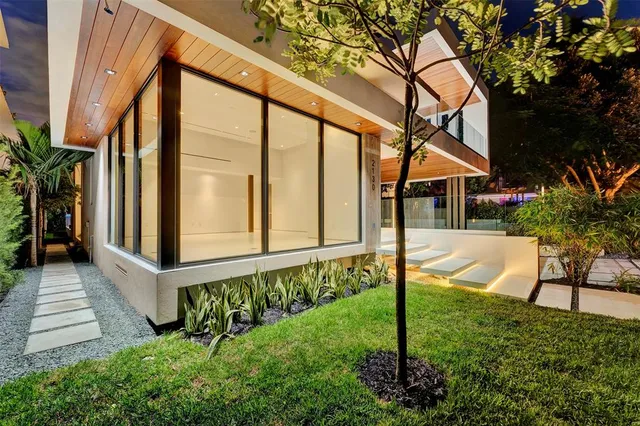 $10,250,000 | 2130 South Miami Avenue, Miami, FL 33129