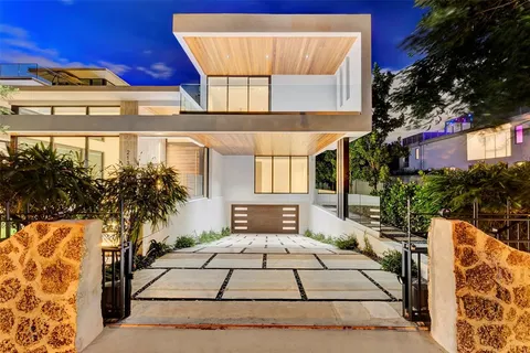 $10,250,000 | 2130 South Miami Avenue, Miami, FL 33129
