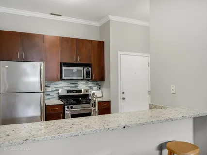 $395,000 | 2089 West Wabansia Avenue, Unit 202, Chicago, IL 60647