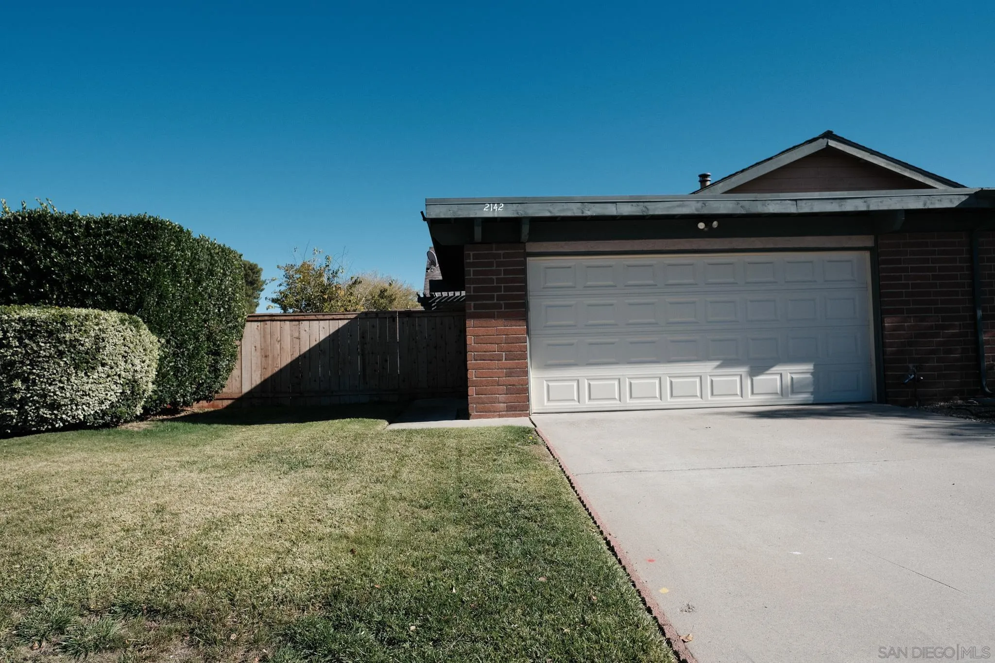 2142 Ridgeview Place Escondido, CA 92026 - Photo 3 of 29 Gallery Image 3