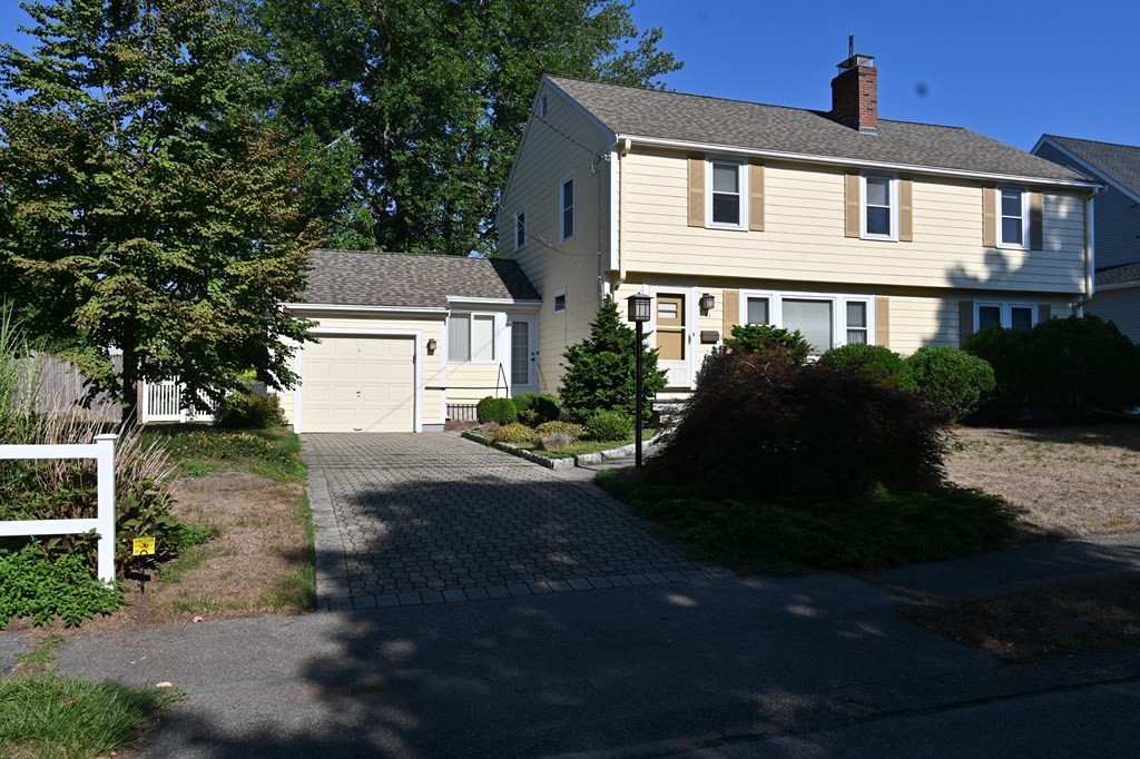 81 Whiting Way Needham, MA 02492 - Photo 2 of 30