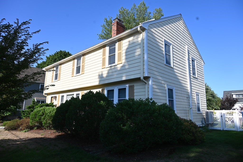 81 Whiting Way Needham, MA 02492 - Photo 3 of 30