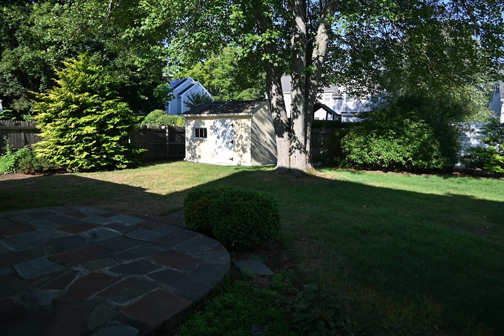 81 Whiting Way Needham, MA 02492 - Photo 7 of 30