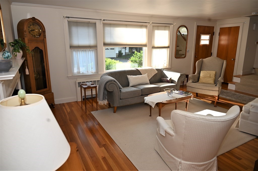 81 Whiting Way Needham, MA 02492 - Photo 9 of 30