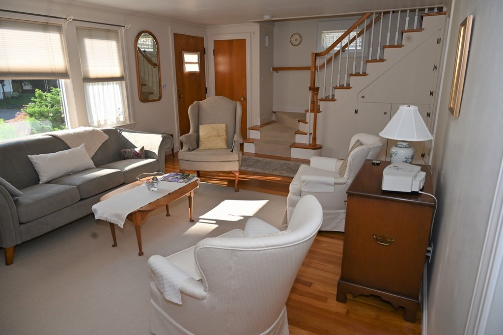 81 Whiting Way Needham, MA 02492 - Photo 10 of 30