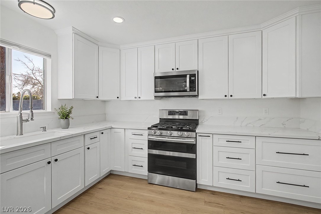 1009 Alan Shepard Street Las Vegas, NV 89145 - Photo 11 of 40