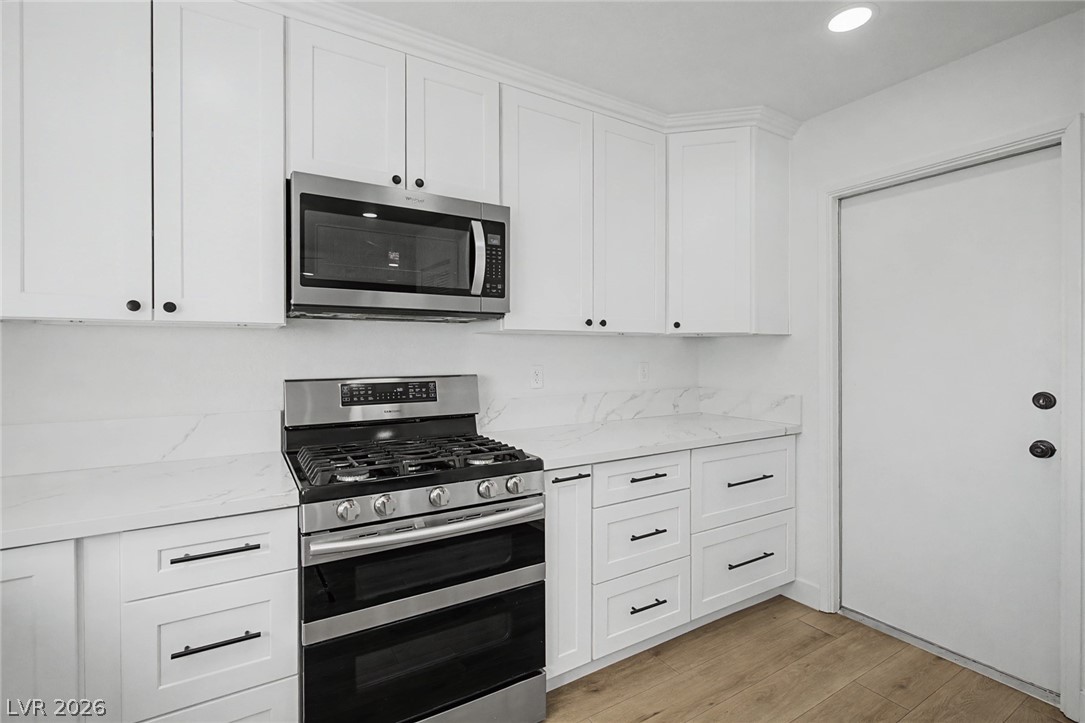 1009 Alan Shepard Street Las Vegas, NV 89145 - Photo 12 of 40