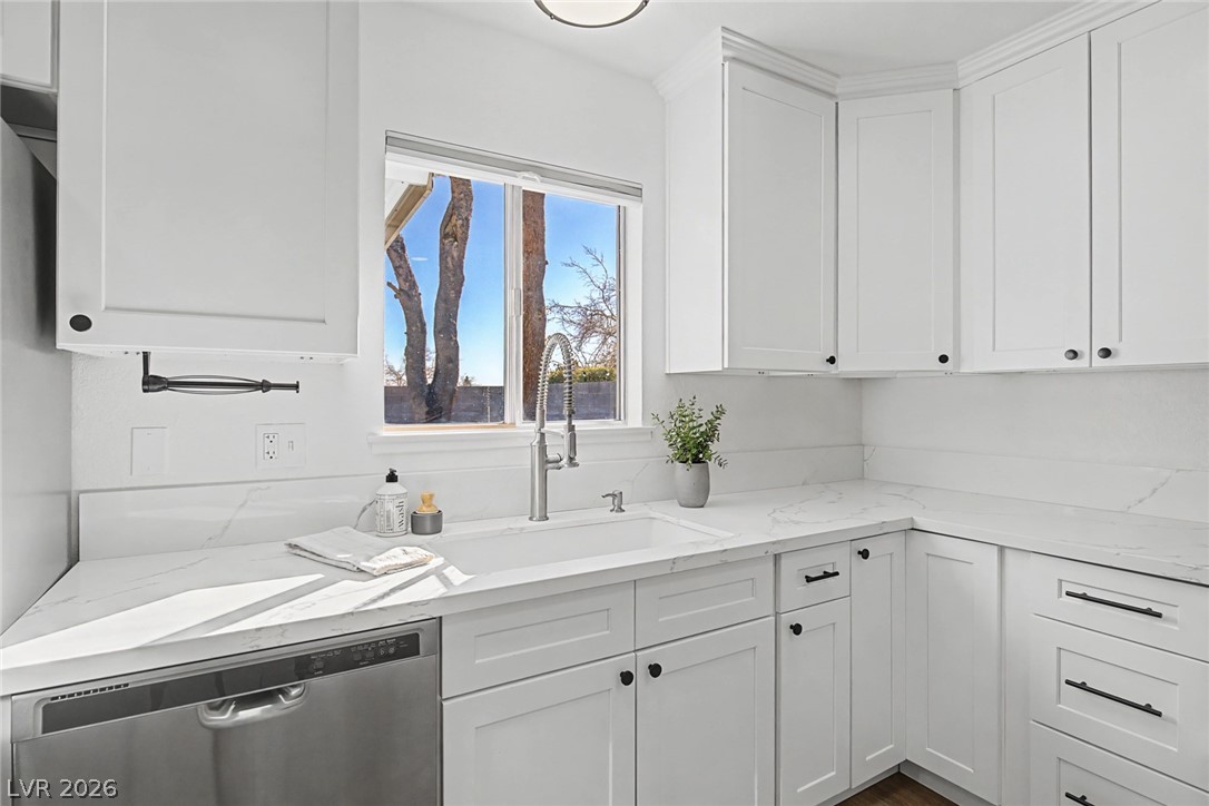 1009 Alan Shepard Street Las Vegas, NV 89145 - Photo 15 of 40