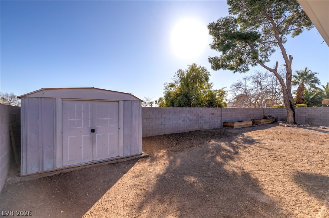 1009 Alan Shepard Street Las Vegas, NV 89145 - Photo 36 of 40