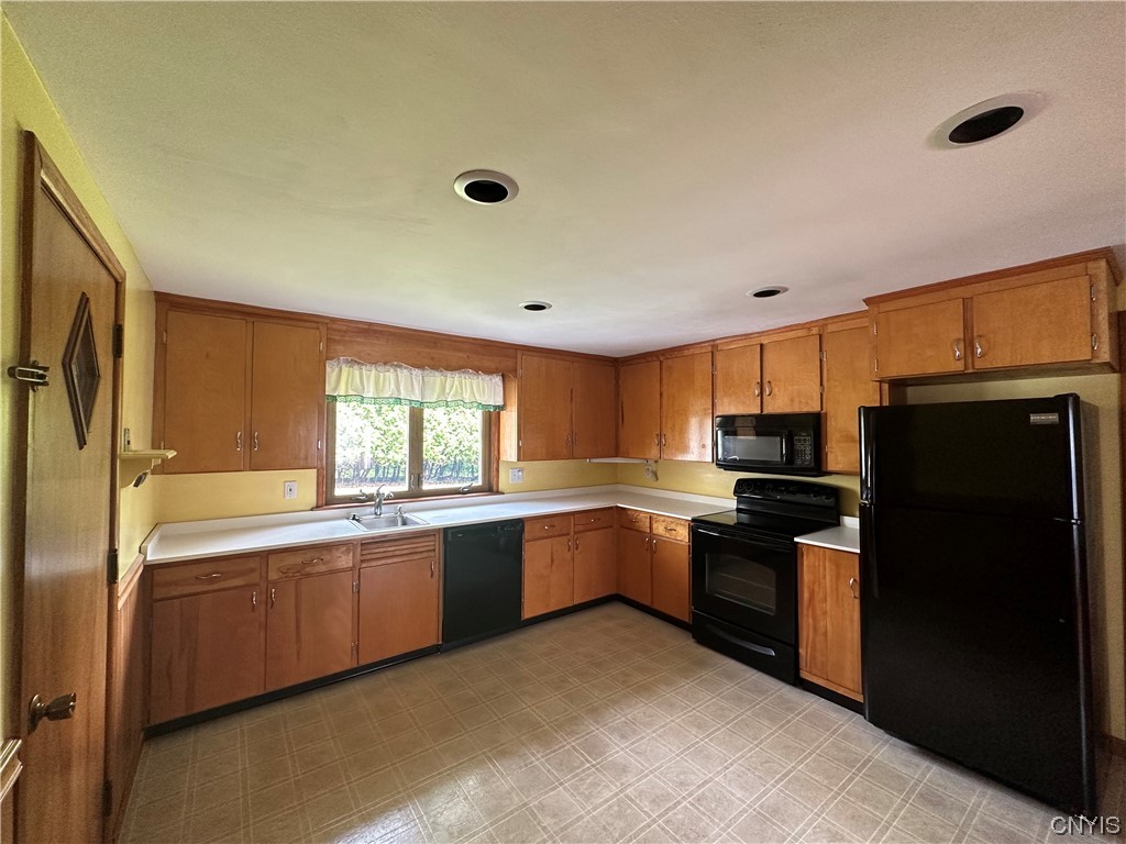 38 Cambridge Road Whitestown, NY 13492 - Photo 5 of 21 Kitchen