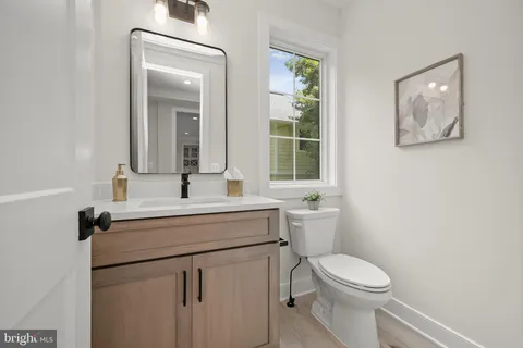 $2,770,000 | 5104 Fairglen Lane, Chevy Chase, MD 20815