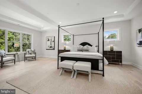 $2,770,000 | 5104 Fairglen Lane, Chevy Chase, MD 20815