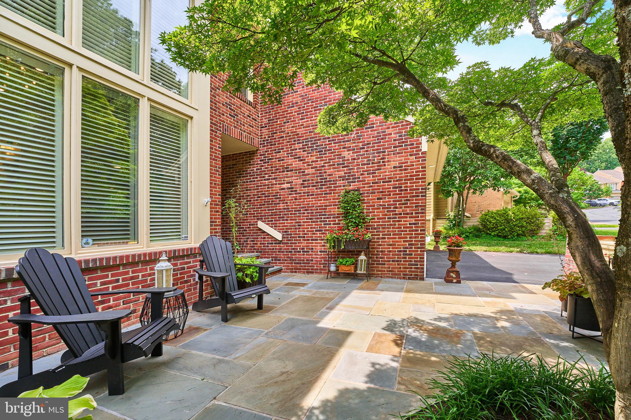 1416 Hemingway Court Reston, VA 20194 - Photo 5 of 54
