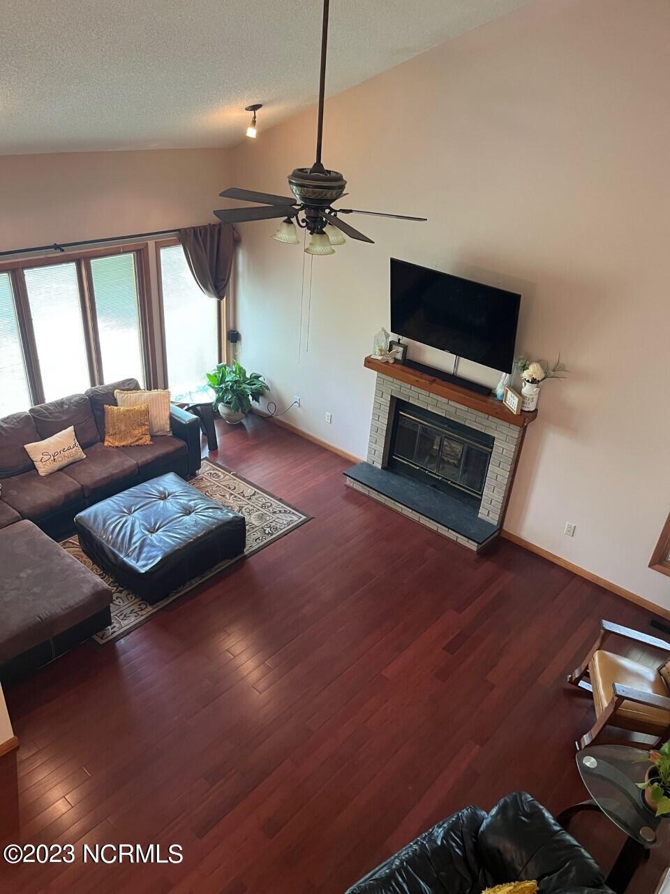 402 Ravenswood Road Hampstead, NC 28443 - Photo 20 of 130 Living Room Sky View