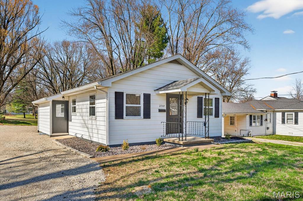 2707 East Main Street Belleville, IL 62221 - Photo 2 of 43