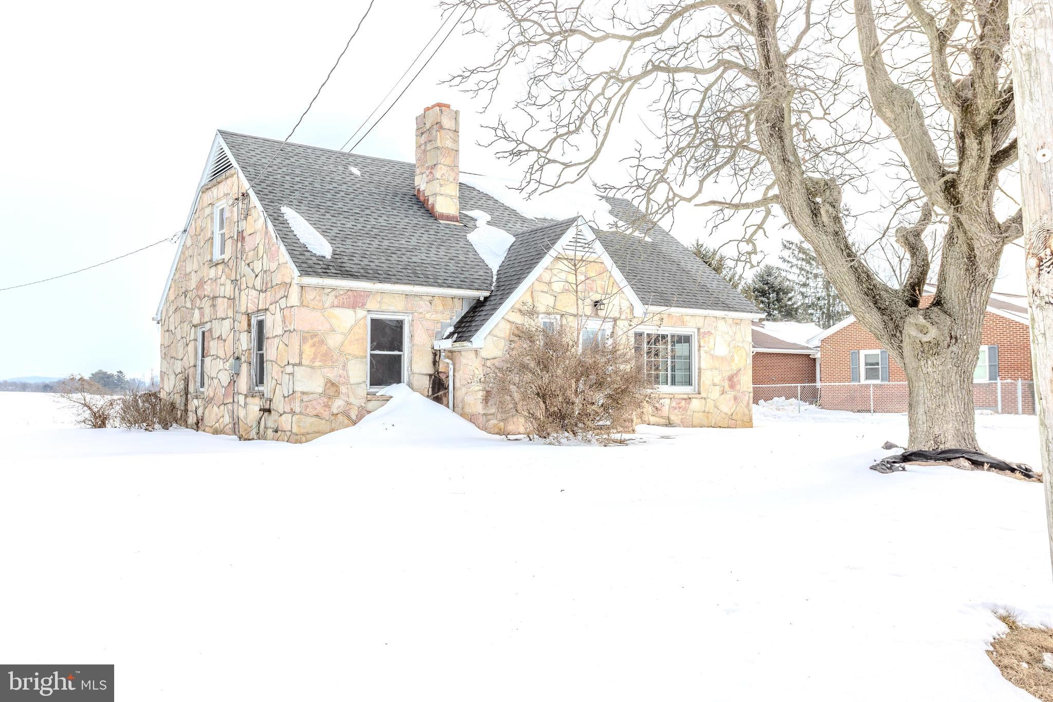 241 Wagner Road Chambersburg, PA 17202 - Photo 3 of 37 a outdoor space with a house