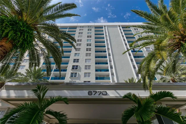 $2,400 | 6770 Indian Creek Drive, Unit 7A, Miami Beach, FL 33141