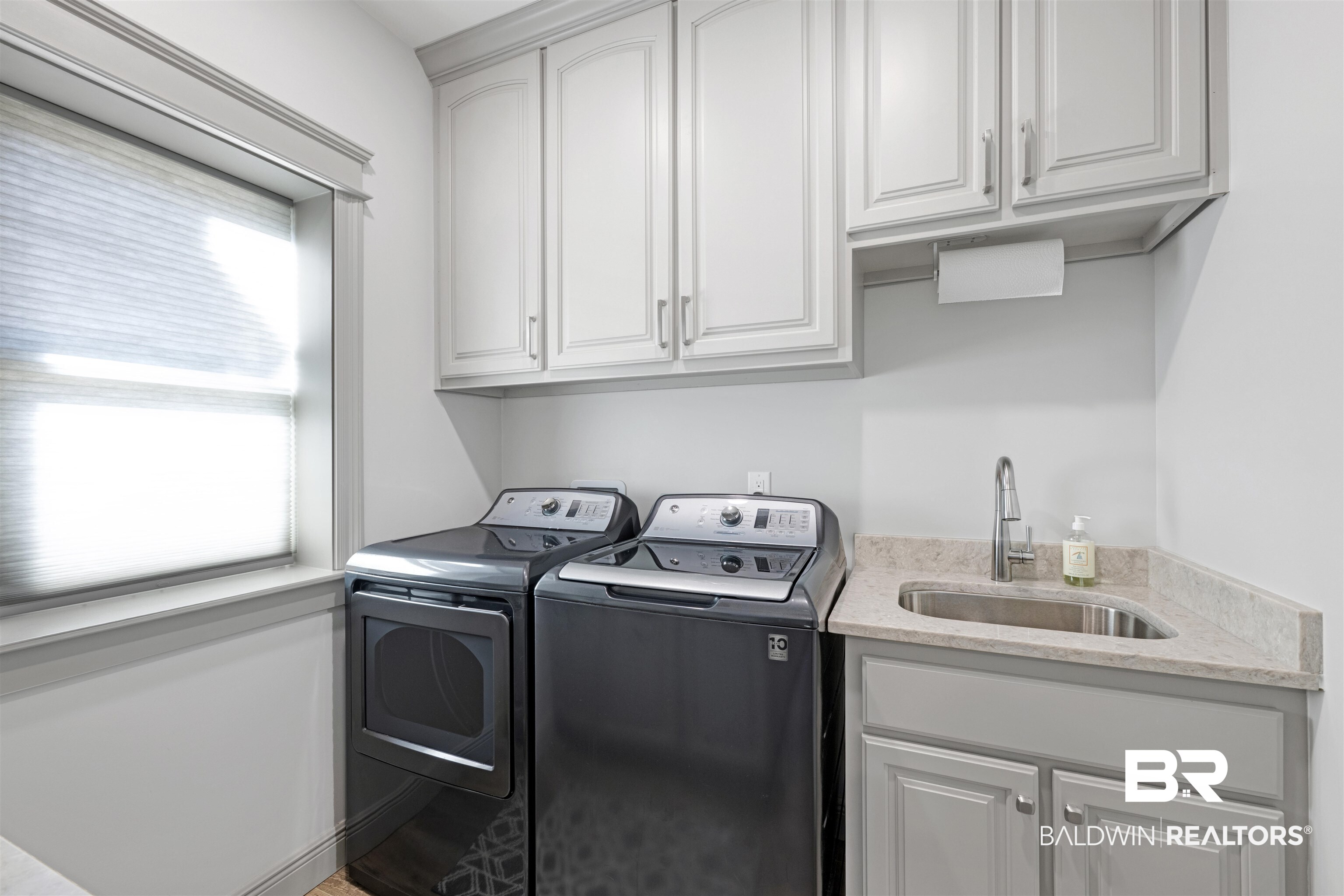 9492 Neumann Drive Elberta, AL 36530 - Photo 25 of 47 Laundry