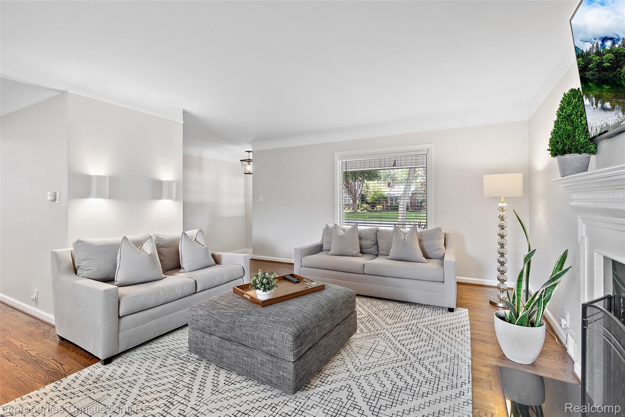938 Roslyn Road Grosse Pointe, MI 48236 - Photo 18 of 44 938 Roslyn Road-20.jpg