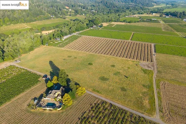 $2,150,000 | 838 Dry Creek Road, Healdsburg, CA 95448