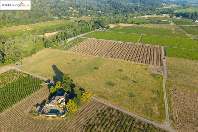 $2,250,000 | 838 Dry Creek Road, Healdsburg, CA 95448