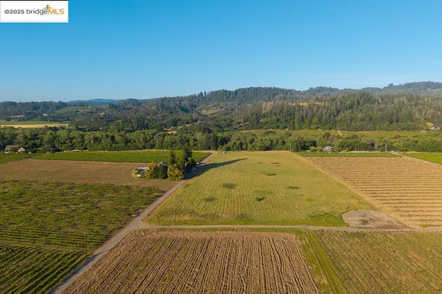 $2,250,000 | 838 Dry Creek Road, Healdsburg, CA 95448