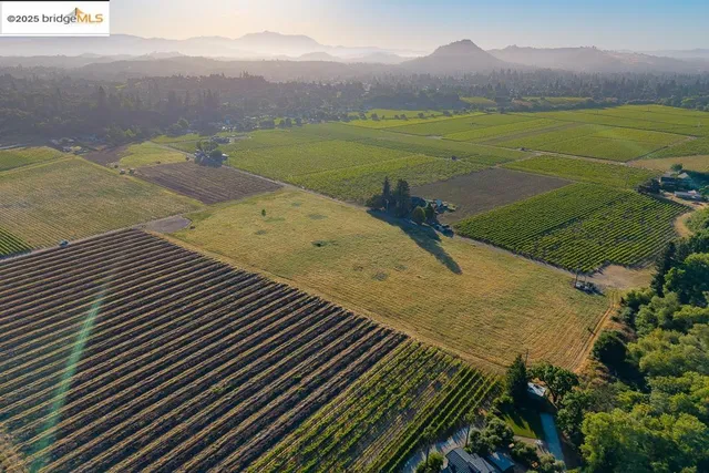 $2,250,000 | 838 Dry Creek Road, Healdsburg, CA 95448