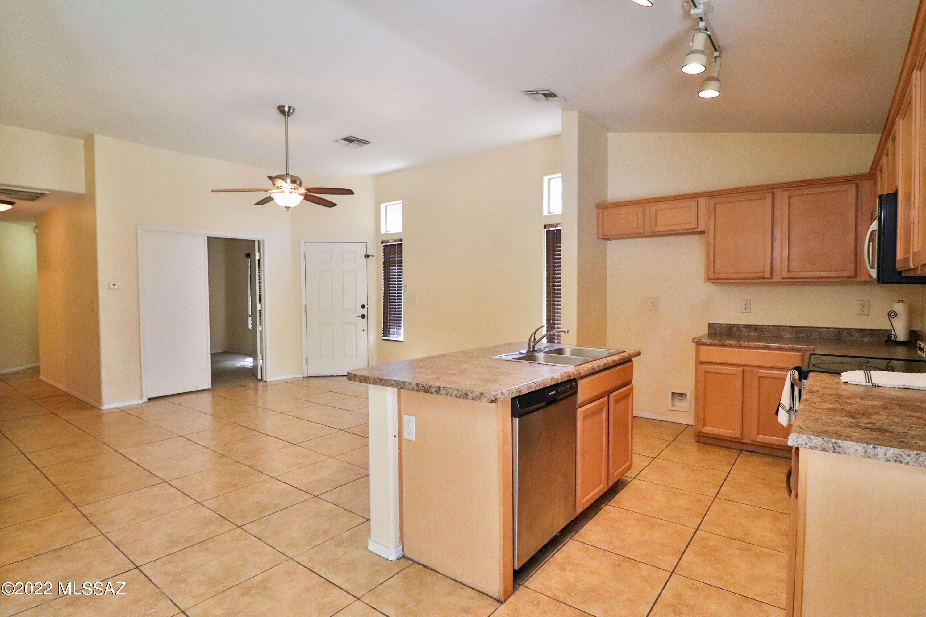 5964 South Avenida Ribero Tucson, AZ 85706 - Photo 8 of 28