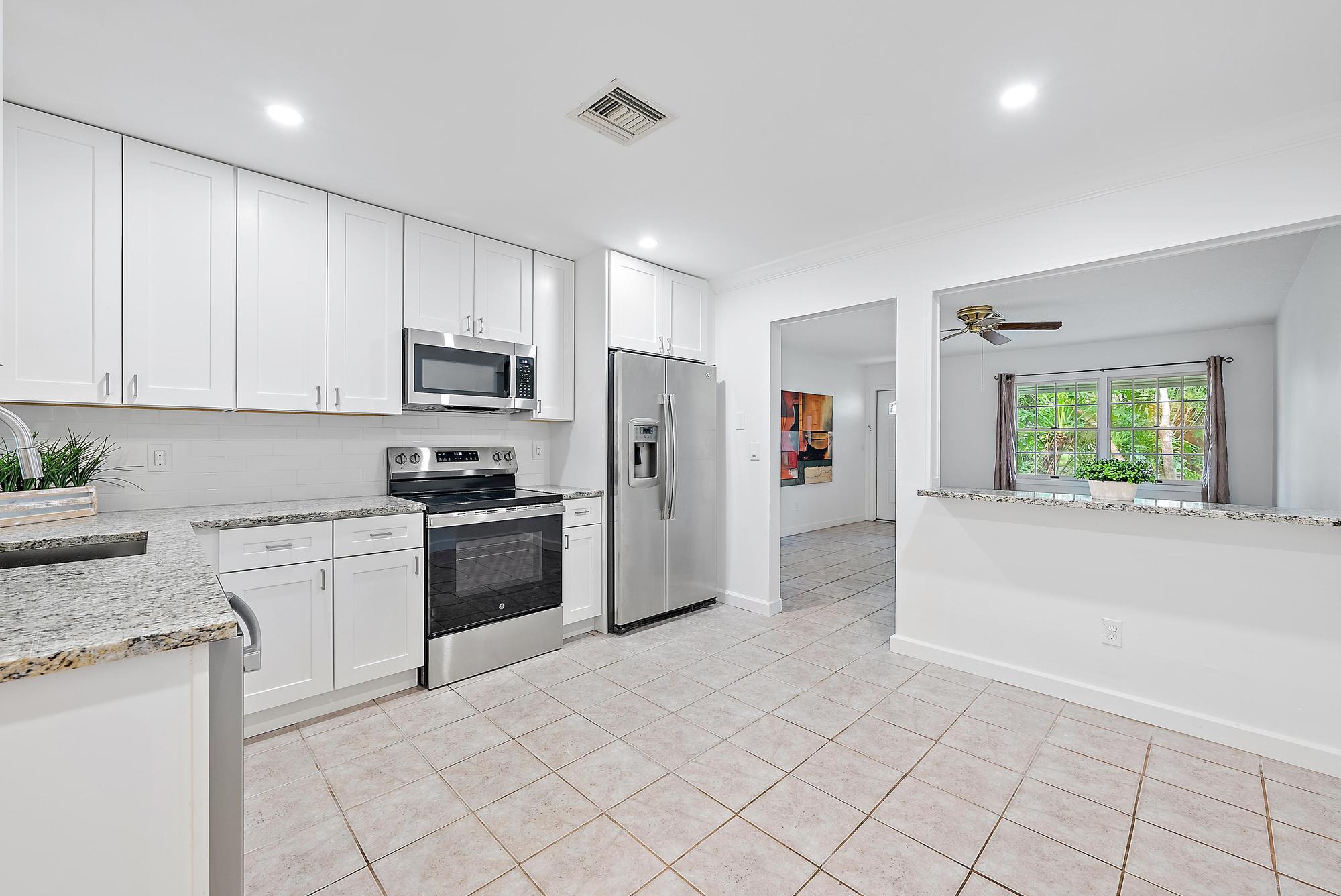 4628 Southeast Salvatori Road Stuart, FL 34997 - Photo 13 of 30 Kitchen