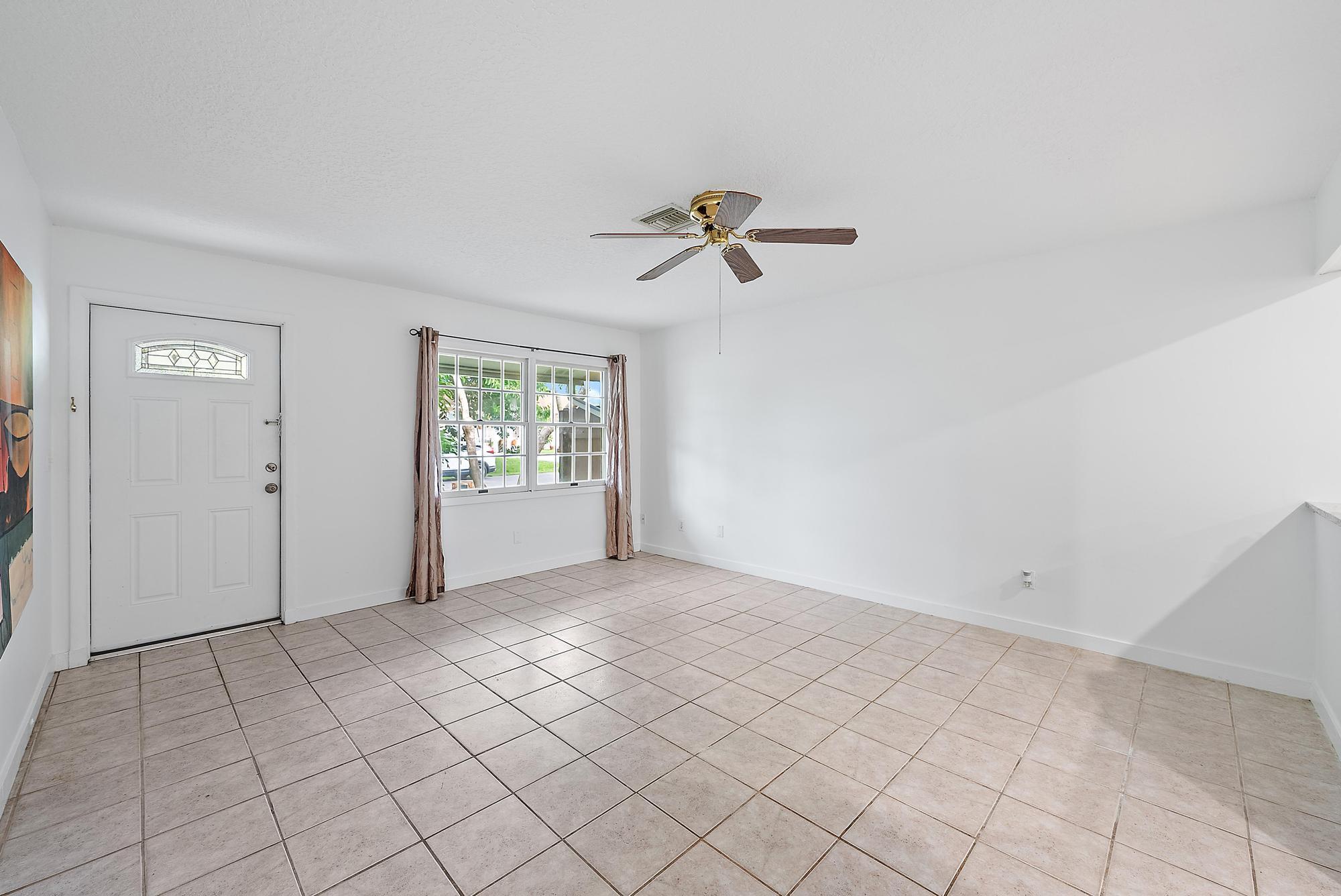 4628 Southeast Salvatori Road Stuart, FL 34997 - Photo 26 of 30 Living Room