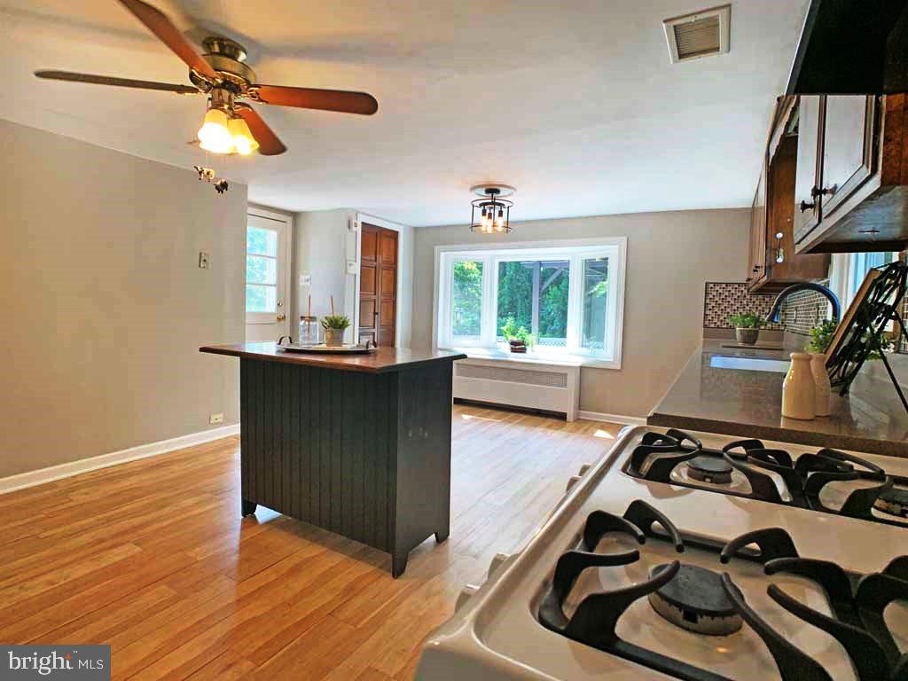 421 Woodland Avenue Morrisville, PA 19067 - Photo 11 of 30 Kitchen