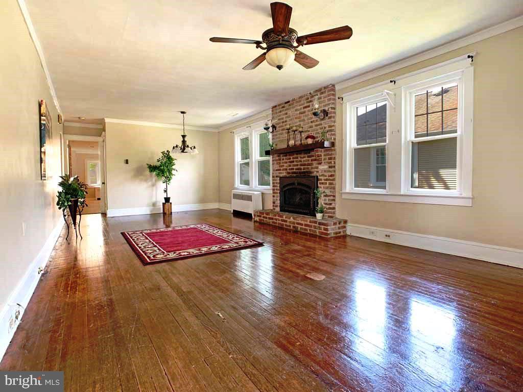421 Woodland Avenue Morrisville, PA 19067 - Photo 3 of 30 Living Room