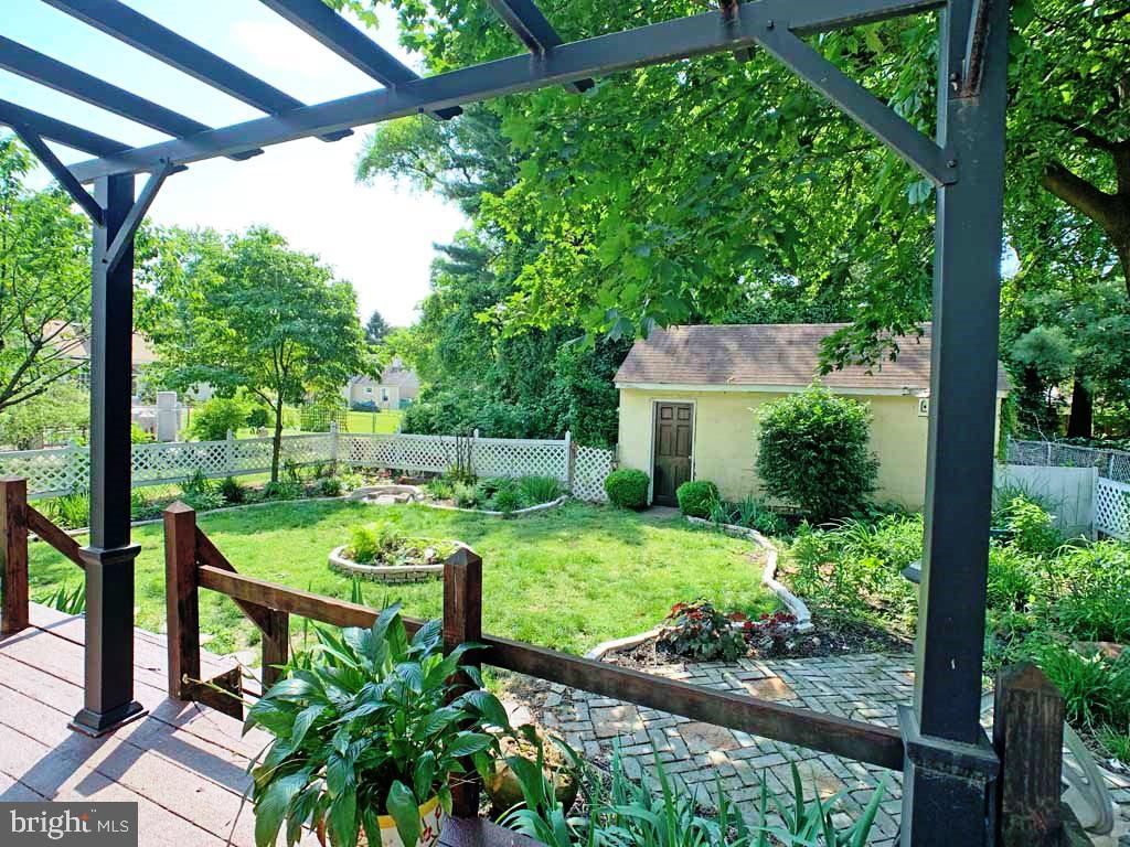 421 Woodland Avenue Morrisville, PA 19067 - Photo 22 of 30 Deck View