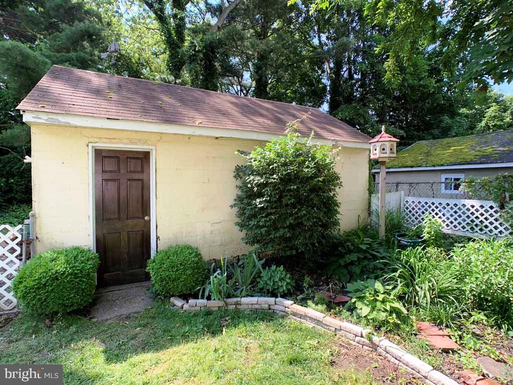 421 Woodland Avenue Morrisville, PA 19067 - Photo 25 of 30 Garage