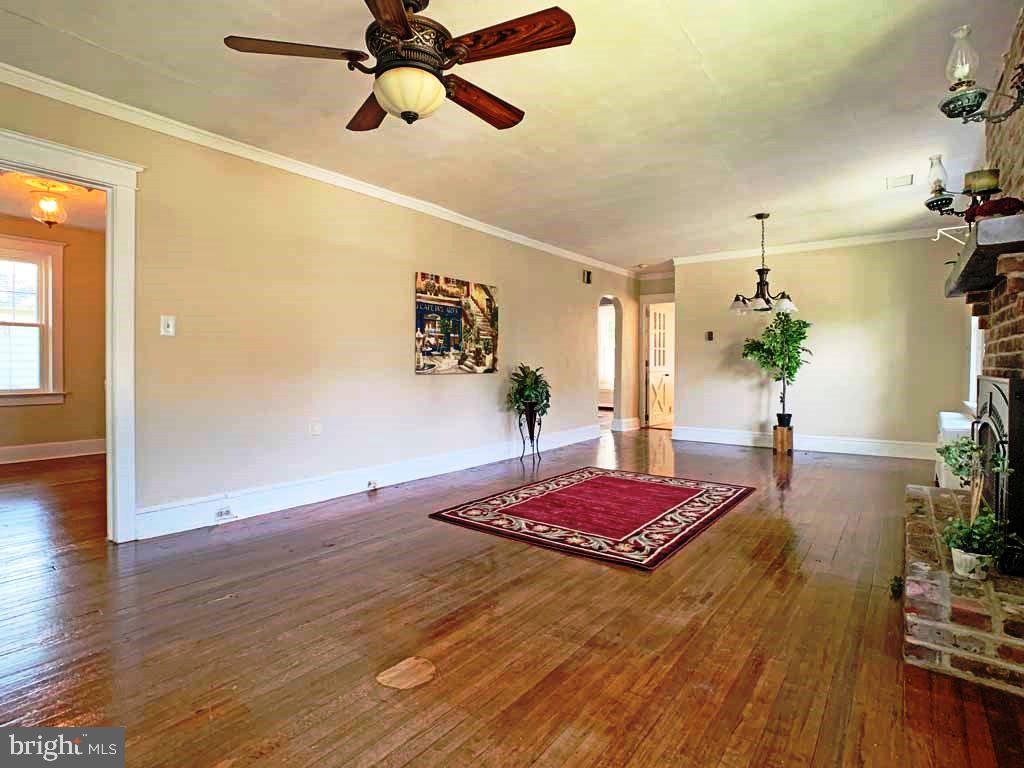 421 Woodland Avenue Morrisville, PA 19067 - Photo 4 of 30 Living Room