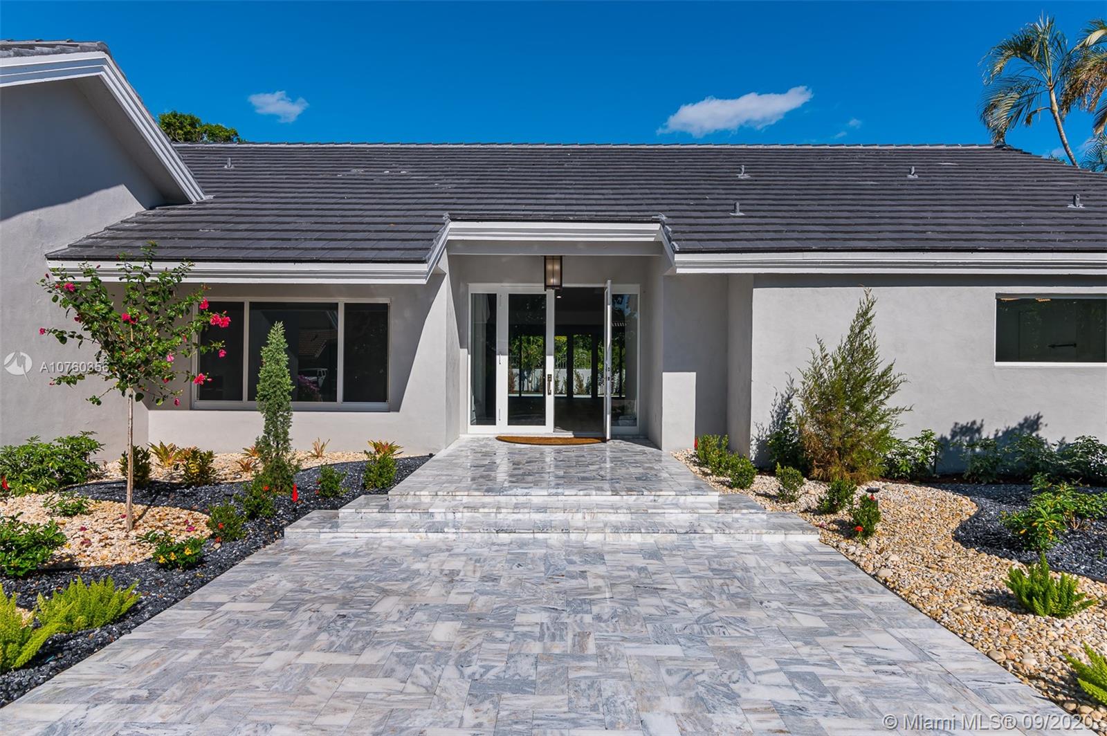 575 Sandpiper Way Boca Raton, FL 33431 - Photo 2 of 56