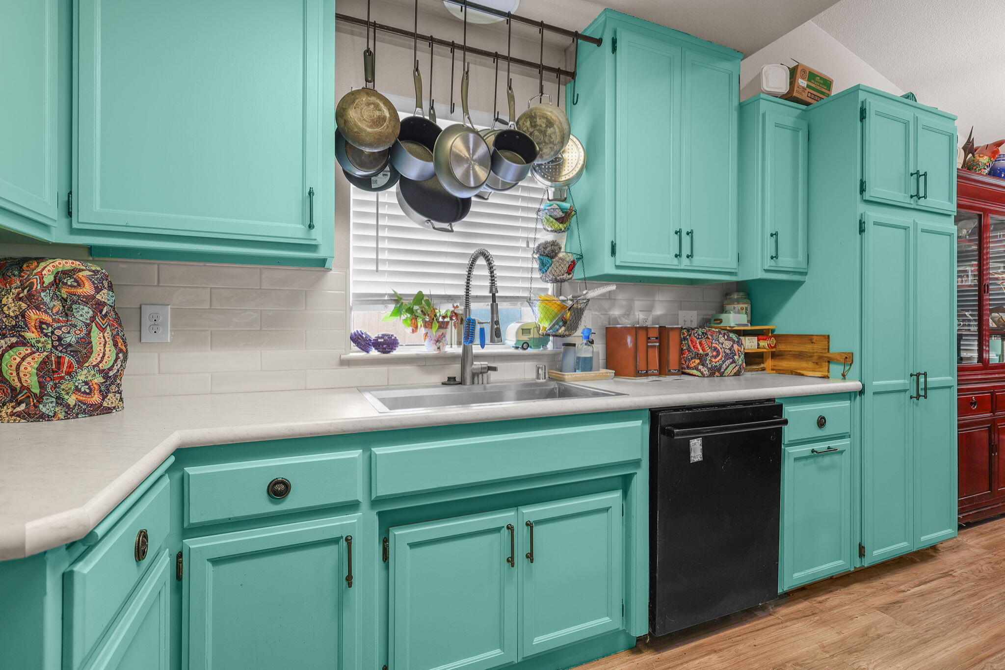 7060 Pit Road Redding, CA 96001 - Photo 5 of 26 a kitchen with sink and cabinets