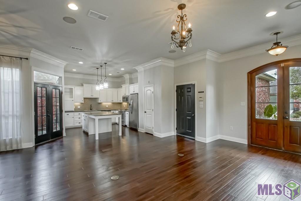 2461 Randy Drive Denham Springs, LA 70726 - Photo 9 of 36 Gallery Image 9