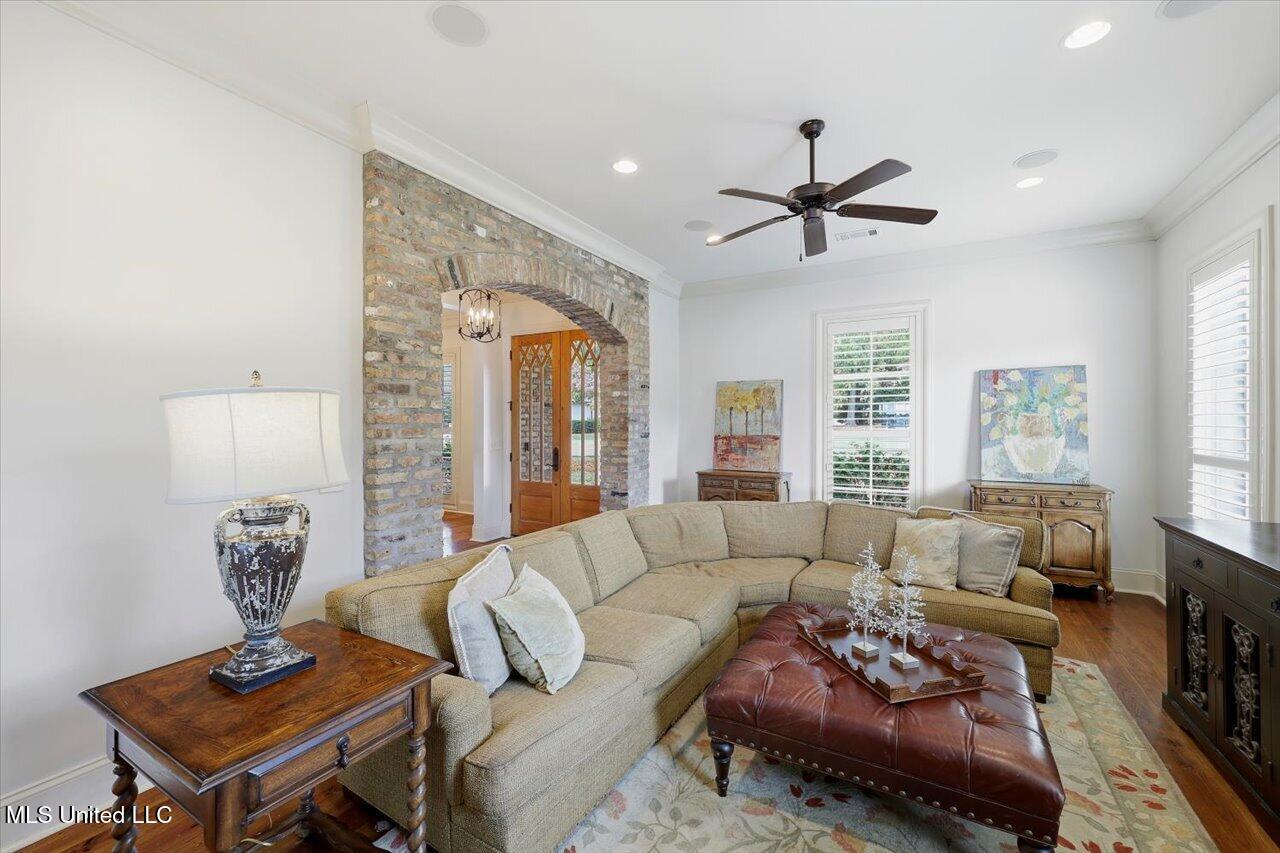 145 Cedar Woods Cove Madison, MS 39110 - Photo 11 of 113 011-145 Cedar Woods Cove _ Home Tours MS