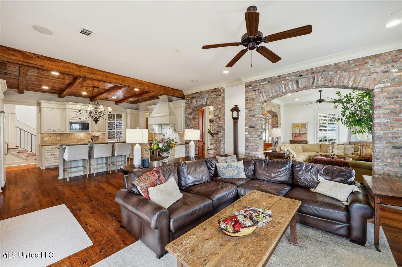 145 Cedar Woods Cove Madison, MS 39110 - Photo 14 of 113 014-145 Cedar Woods Cove _ Home Tours MS