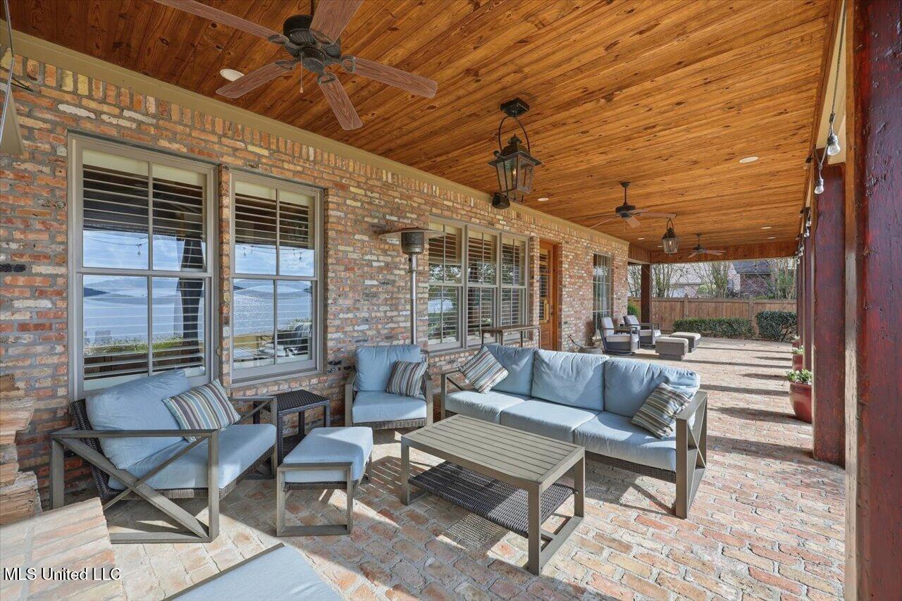 145 Cedar Woods Cove Madison, MS 39110 - Photo 60 of 113 060-145 Cedar Woods Cove _ Home Tours MS