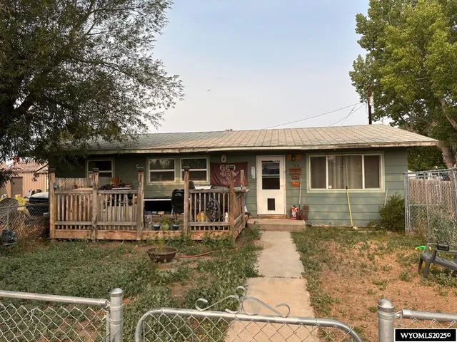 $495,000 | 104 Northeast River Street, Saratoga, WY 82331